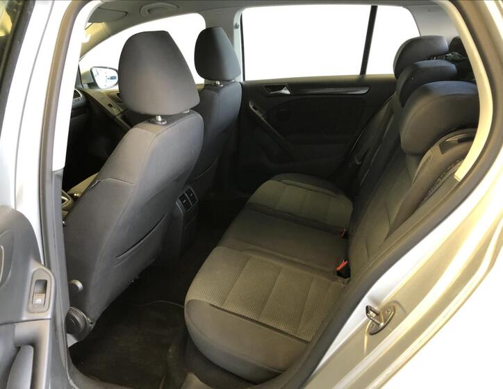 Volkswagen Golf 9