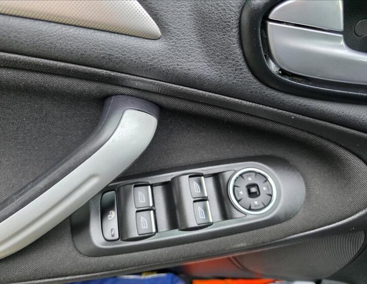Ford Galaxy 16