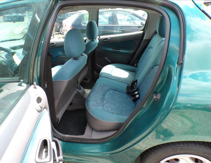 Peugeot 206 16