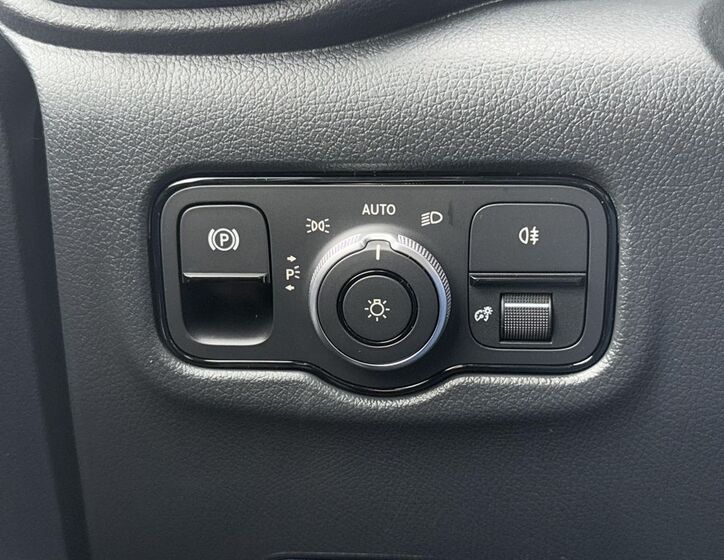 Mercedes-Benz Vito 13
