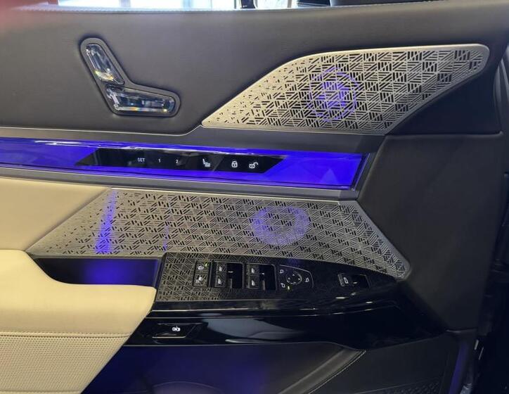 BMW i7 14