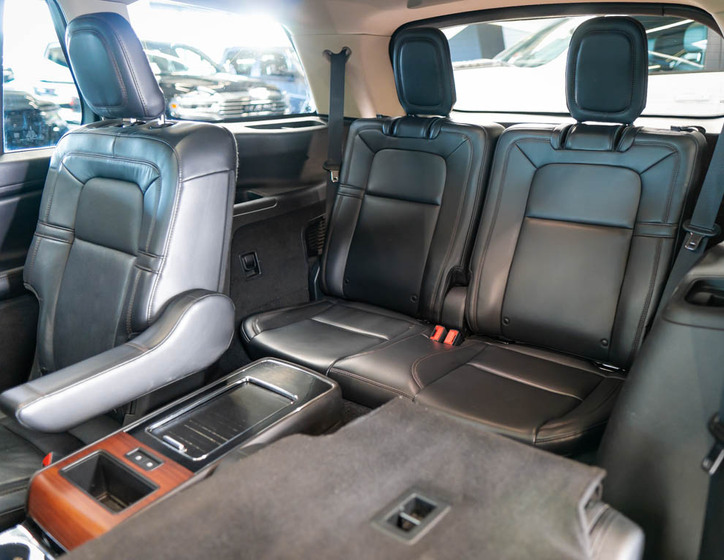 Lincoln Aviator 31