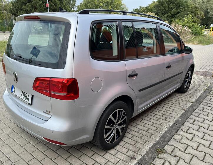 Volkswagen Touran 5