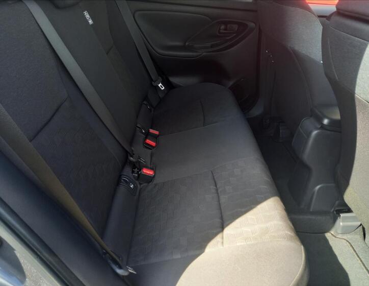 Toyota Yaris 9