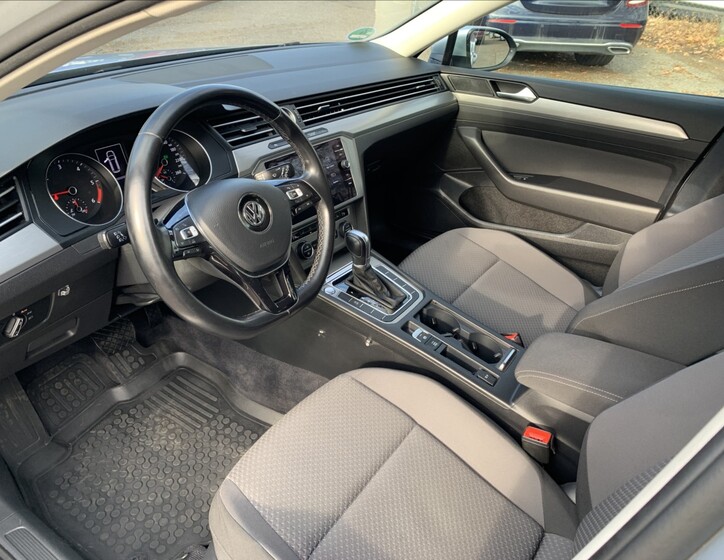 Volkswagen Passat 11