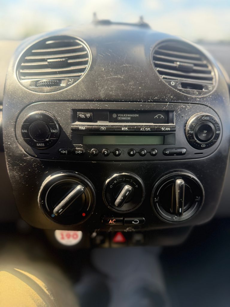 Volkswagen New Beetle