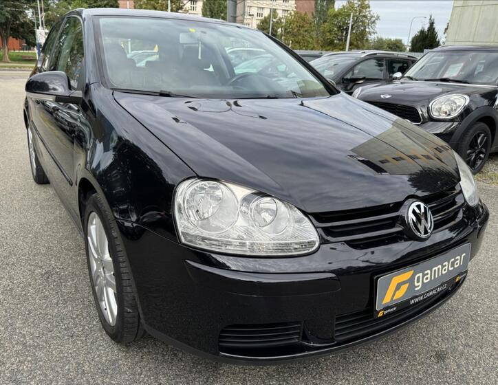 Volkswagen Golf 16