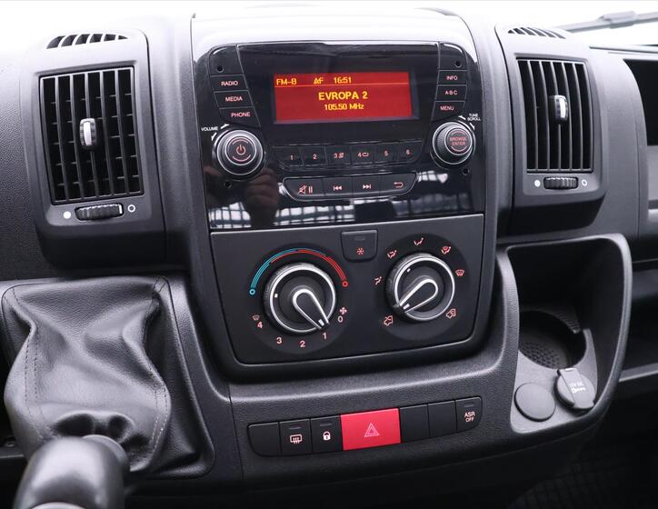 Peugeot Boxer 18