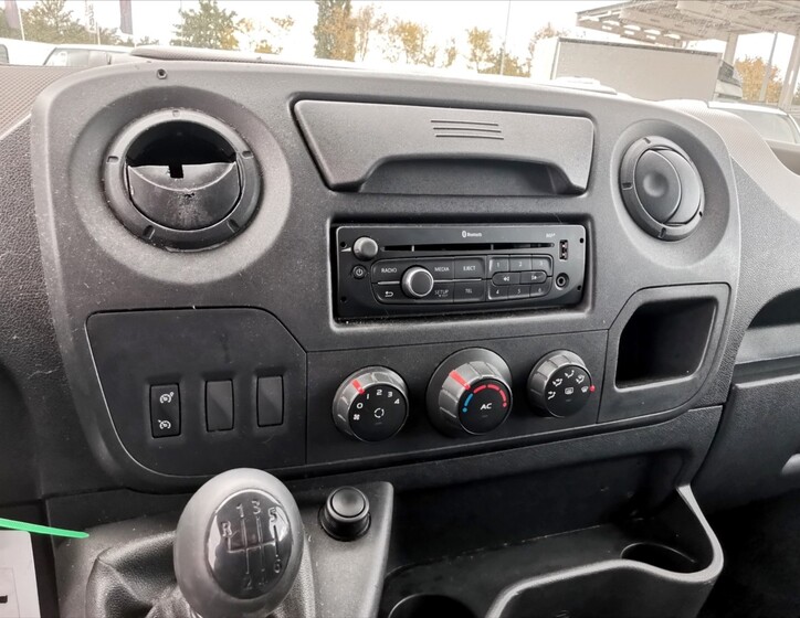 Renault Master 9