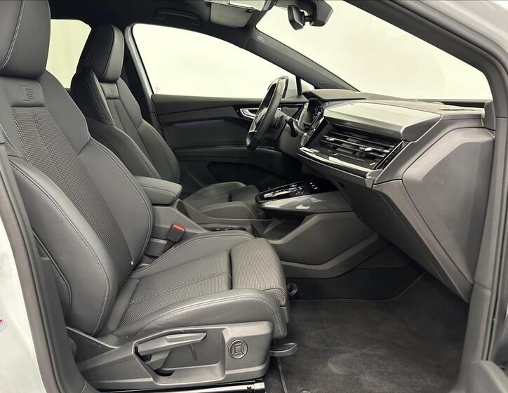 Audi Q4 27