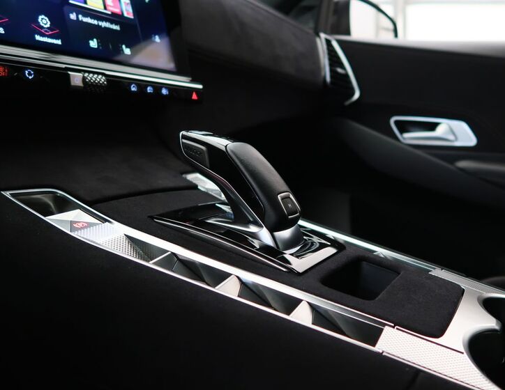 DS Automobiles DS7 Crossback 17