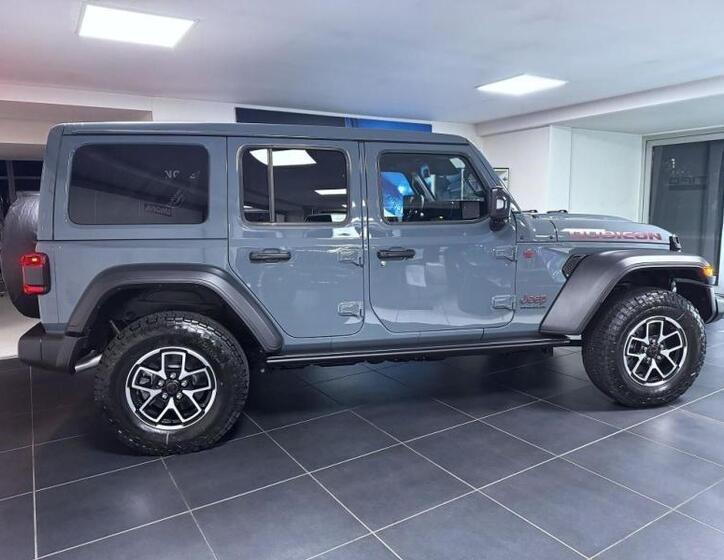 Jeep Wrangler 5