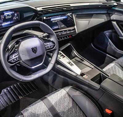 Peugeot 408 5