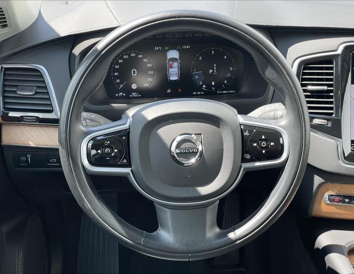 Volvo XC90 8