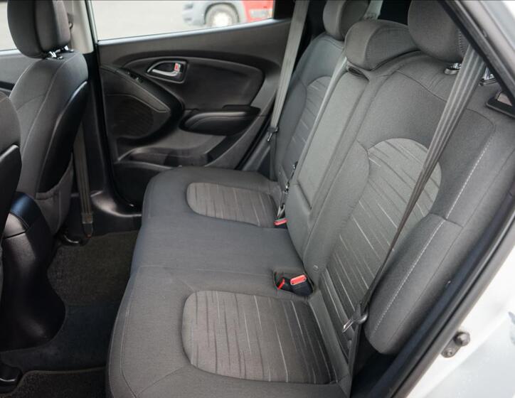 Hyundai ix35 10