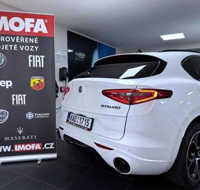 Alfa Romeo Stelvio 5
