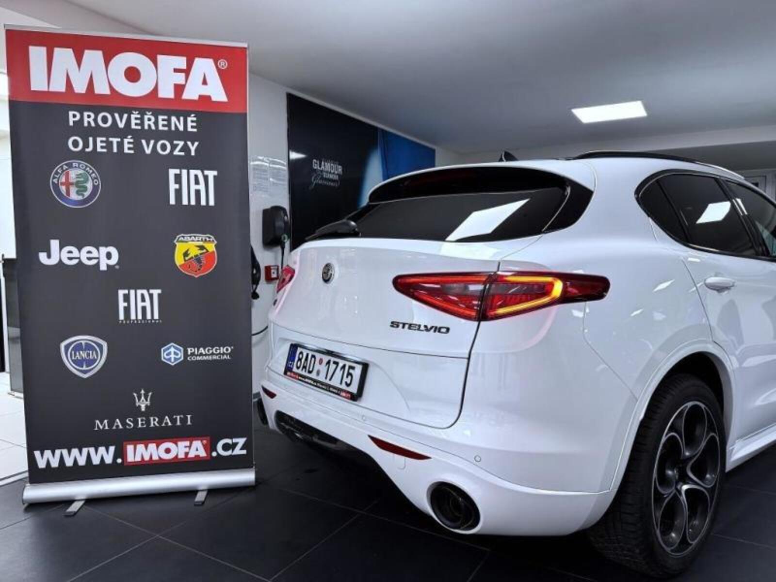 Alfa Romeo Stelvio 5