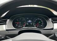 Volkswagen Passat 9