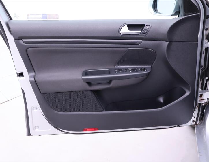 Volkswagen Golf 11
