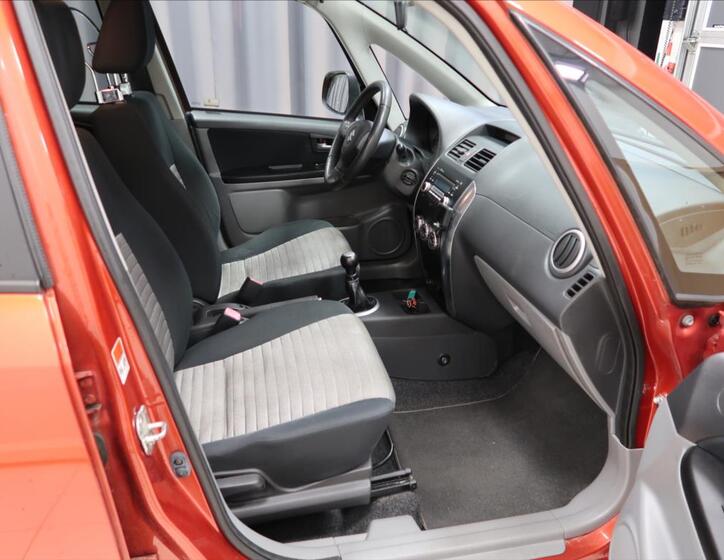 Suzuki SX4 11