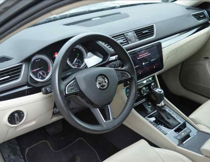 Škoda Superb 14