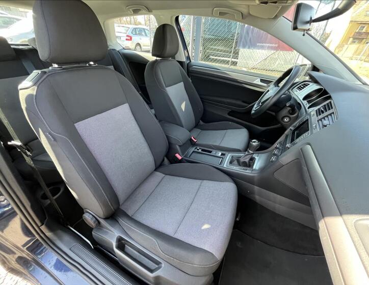 Volkswagen Golf 24