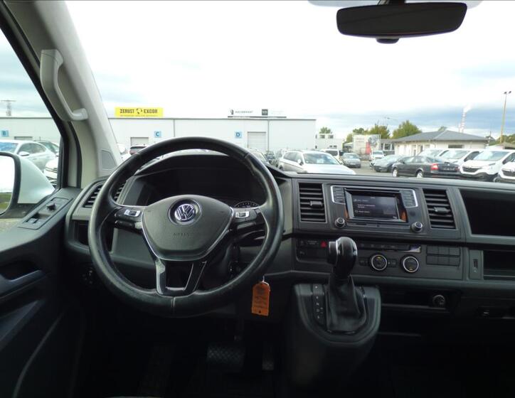 Volkswagen Caravelle 11