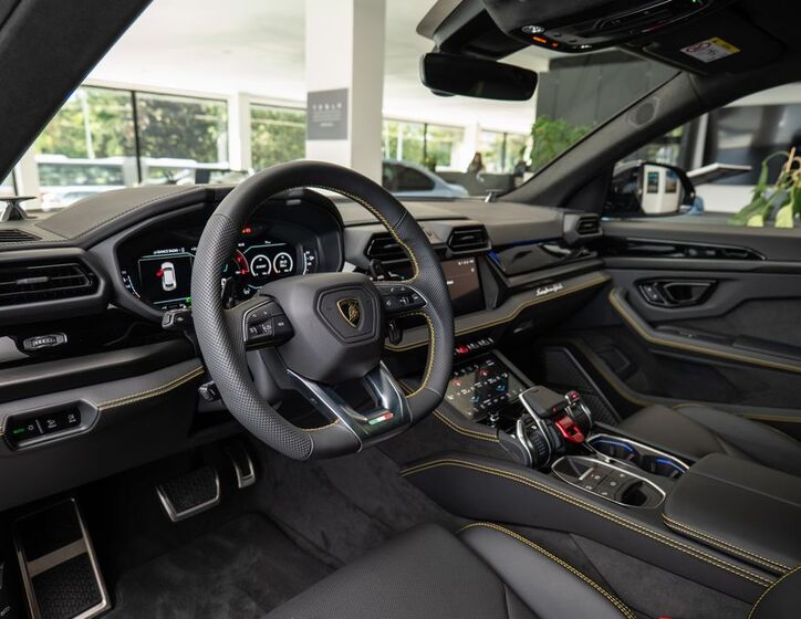 Lamborghini Urus 5