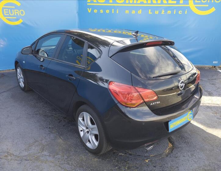 Opel Astra 6