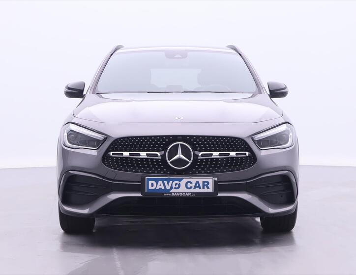 Mercedes-Benz GLA 8