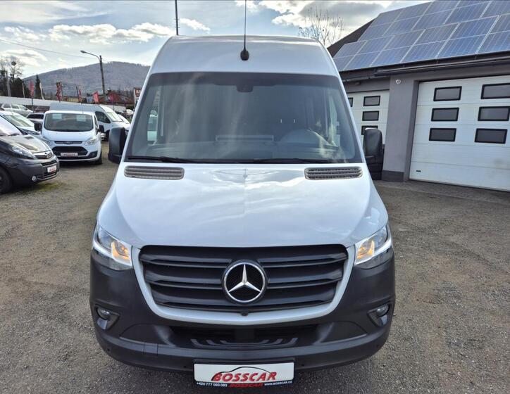 Mercedes-Benz Sprinter 8