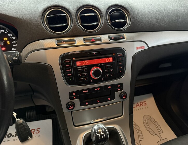 Ford Galaxy 11