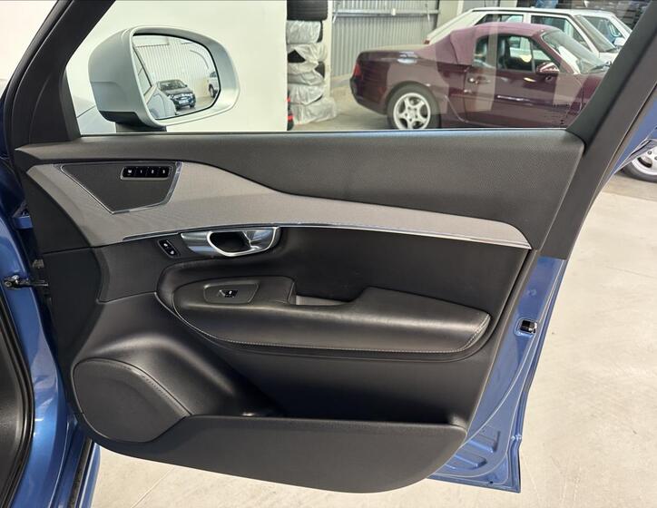Volvo XC90 28