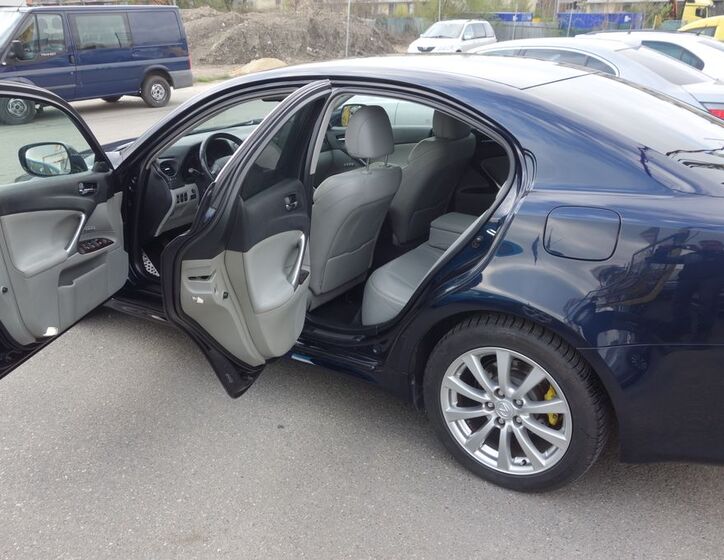 Lexus IS 220 31