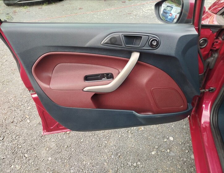 Ford Fiesta 11