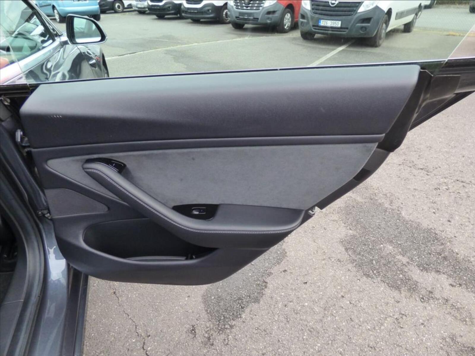 Tesla Model 3 40