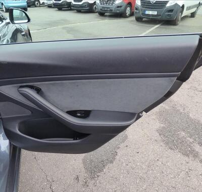Tesla Model 3 40