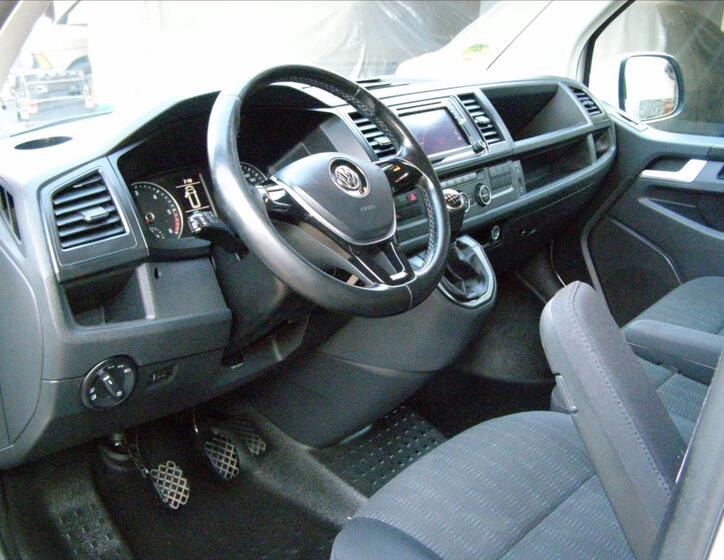 Volkswagen Caravelle 13