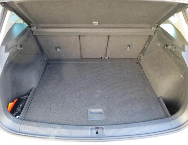 Volkswagen Tiguan 7