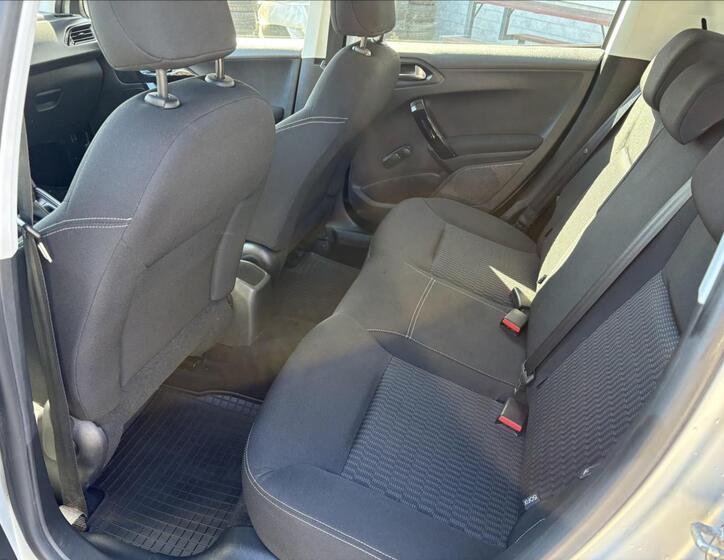 Peugeot 208 14