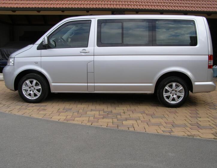 Volkswagen Caravelle 2