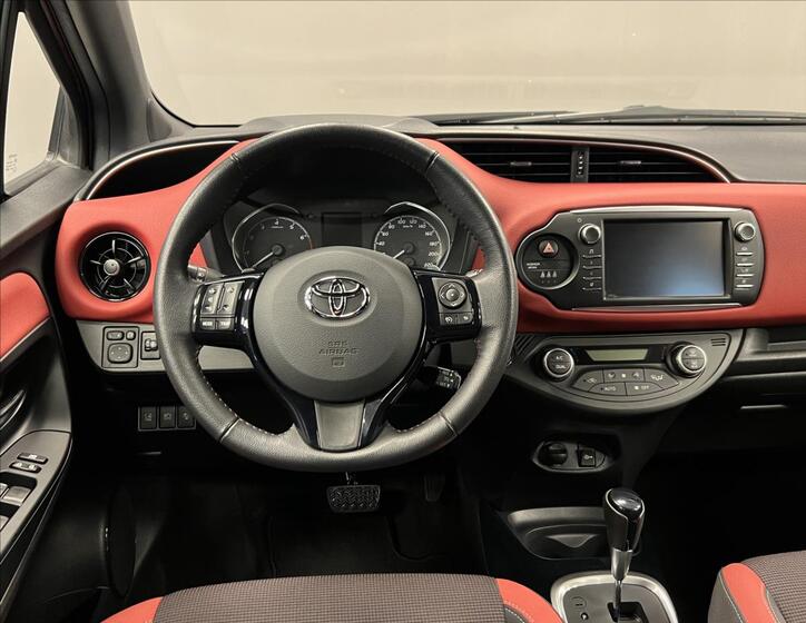 Toyota Yaris 5