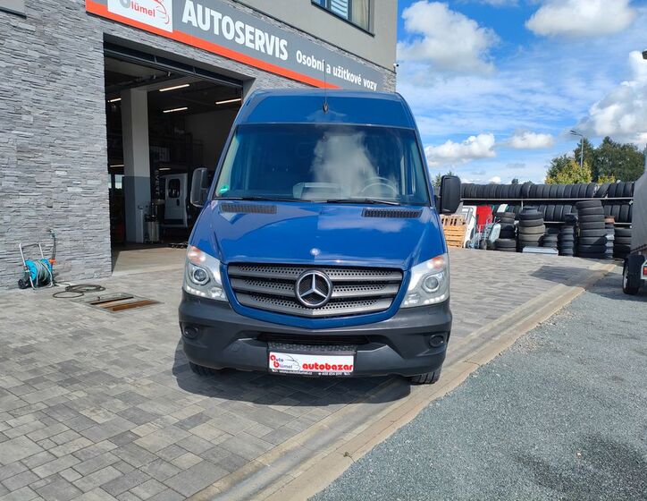 Mercedes-Benz Sprinter 2