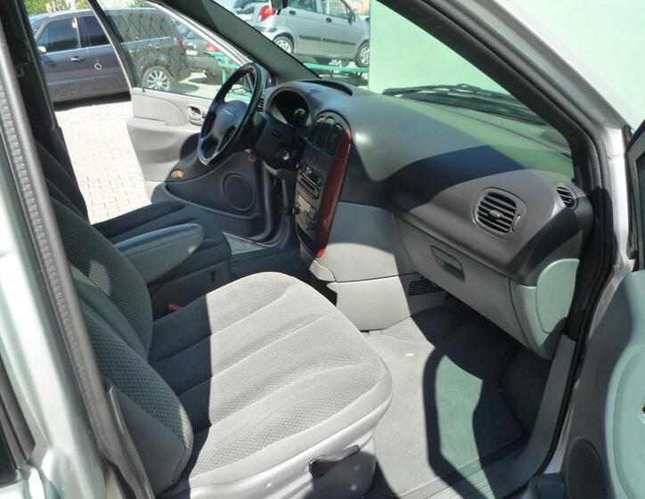 Chrysler Voyager 27