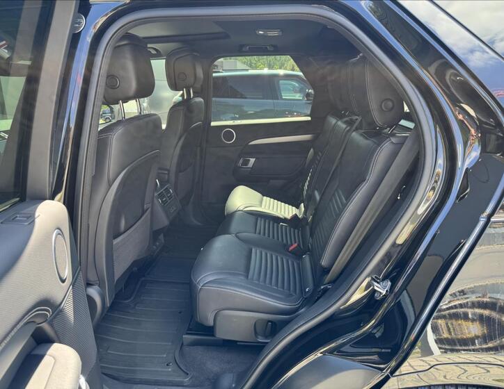 Land Rover Discovery 9