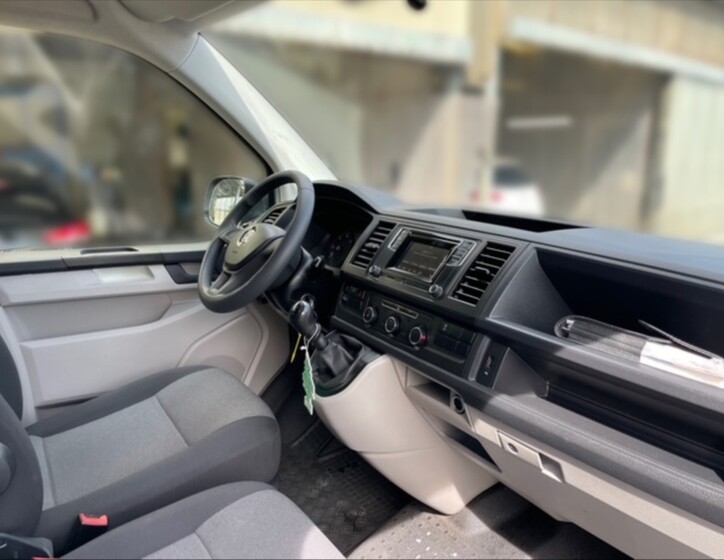 Volkswagen Transporter 9