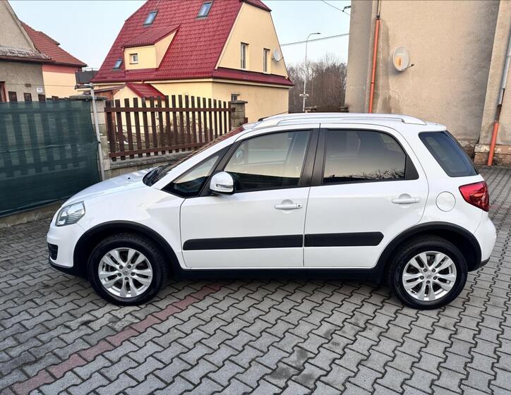 Suzuki SX4 8