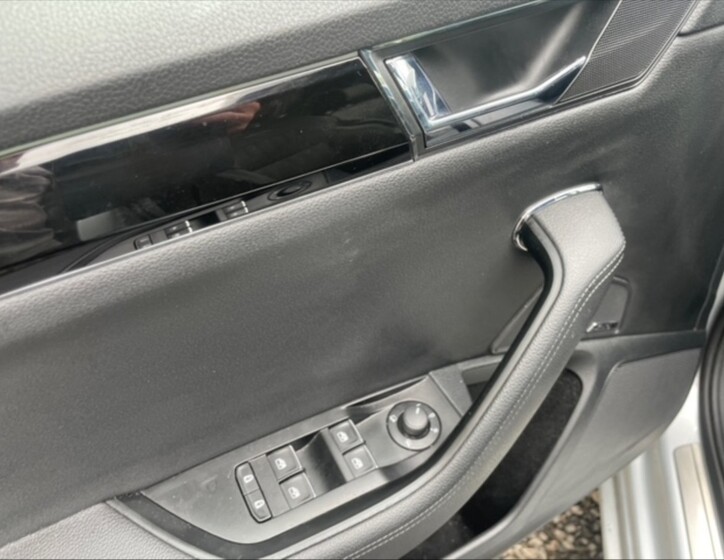 Škoda Superb 11