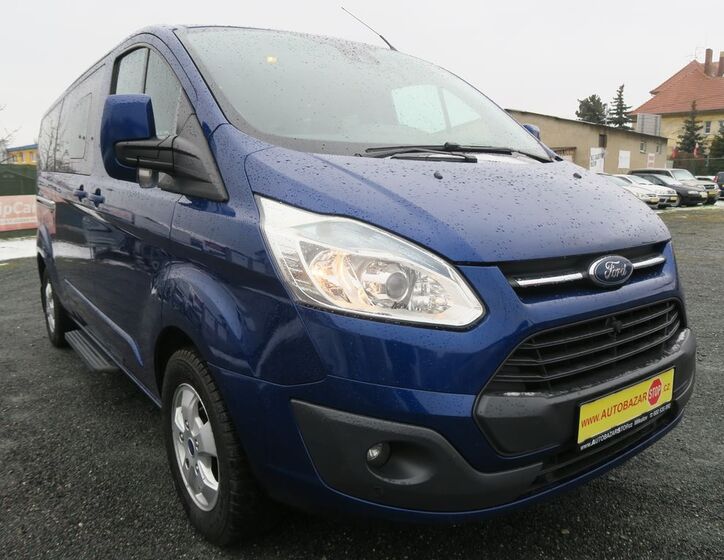 Ford Tourneo Custom 1