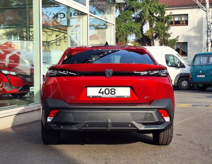 Peugeot 408 5